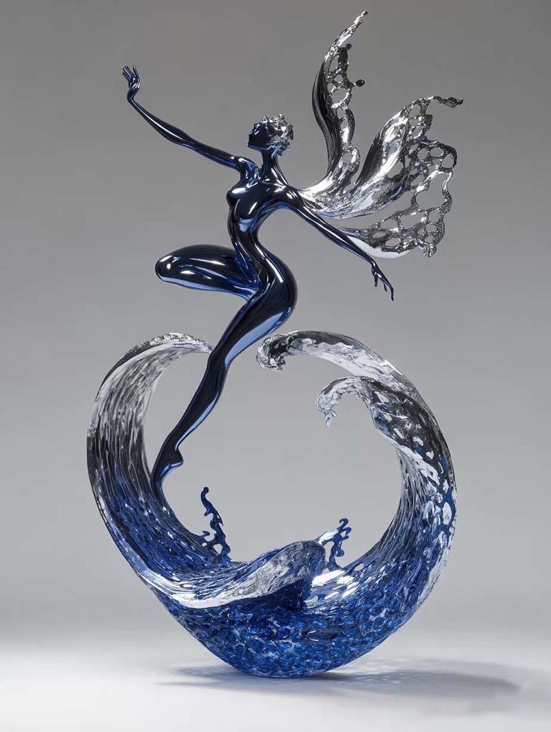 Human-shaped metal sculpture